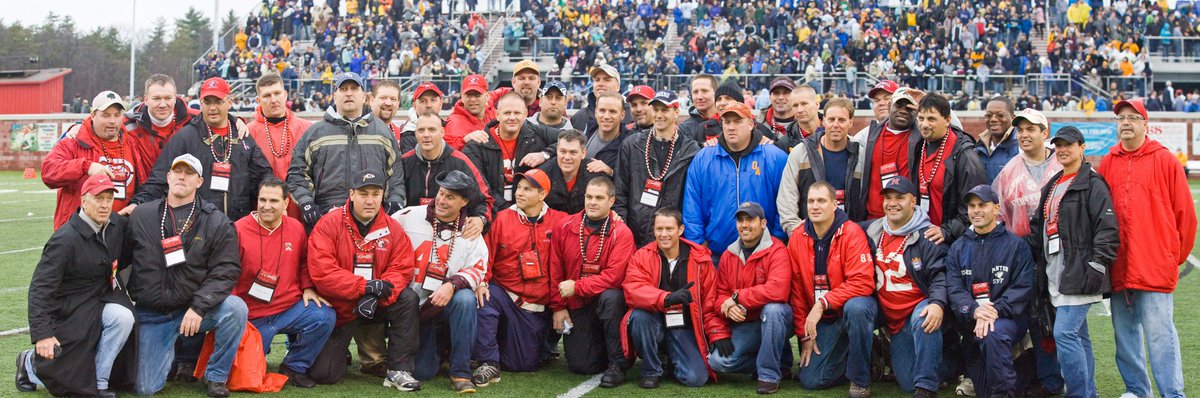 BillMac79's tweet photo. In 1988 Cortland & Ithaca were 8-0 and met on Carl “Chuggar” Davis Field. Cortland won 21-20 going 10-0 & claiming the jug. Sports Illustrated dubbed this rivalry the “Biggest Little Game In The Nation”. Good luck to the 9-0 2021 @CortlandStateFB #BeatIthaca #AlwaysARedDragon https://t.co/WQ7GzDucwt