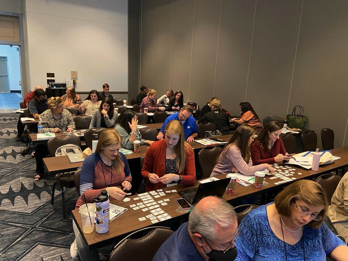 activehistoryt's tweet photo. Thanks for coming everyone! What a great group of educators! #txcss2021 https://t.co/OJEuBpNDM9