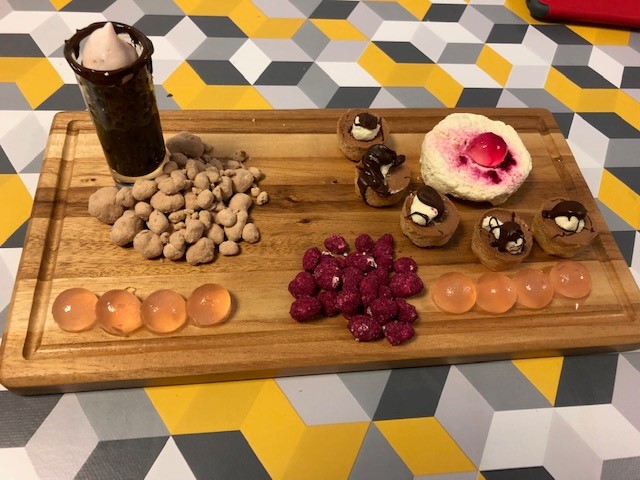ChemKitchenICL's tweet photo. We're back this term with more year 1 chemists passing through the Chemical Kitchen! Stay tuned for some of their creations! https://t.co/LAyrOuBTuG