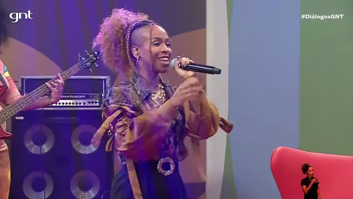 infosconka's tweet photo. DEU UMA DE LOUCA! Com seu comeback cada vez mais próximo na emissora carioca, Karol Conká esteve nesta quinta-feira (11/11) no programa #DialogosGNT.
Em um papo com diversas mulheres, comandado por Gaby Amarantos. Karol falou sobre sexualidade, representatividade de mulheres https://t.co/d9vS9AgtwB