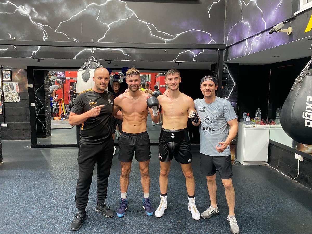 TeamKirkBoxing's tweet photo. Big thanks again to @GallaghersGym for having us today π Thanks @jmoorcroftboxin for the rounds π₯ Great gym π @ant_crolla cheers pal appreciated, catch up soon #boxing @TashaJonas #TKB #TheCaptain #TeamKirkBoxing #2-0 @OfficialAvpi @paulryanfitness @BrynWoodlands https://t.co/Bjw2buyXq1