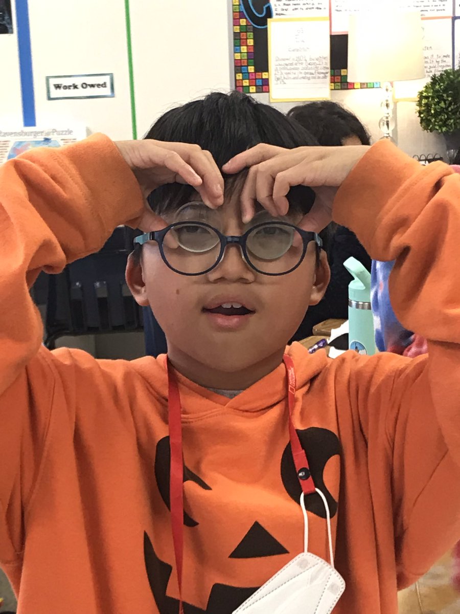 MrsRousey5's tweet photo. #GR8gators Fun with lenses!!! Scientifically marvelous!! https://t.co/ylzWnptVsh