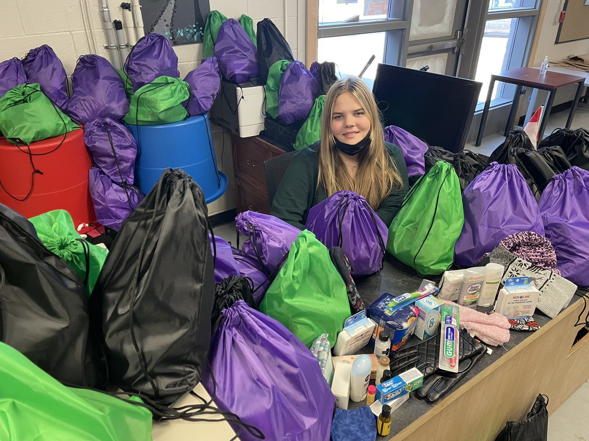 DDSBMAKEADIFF's tweet photo. A big thank you to Avery from Selfless A.C.T for generously donating these care packages to the ‘Make A Difference Depot’ for DDSB teens in need. Follow @selfless_actnow on Instagram to see all the amazing work Avery is doing to support teens in the community! #MakeADifference https://t.co/umMqa1MJRt