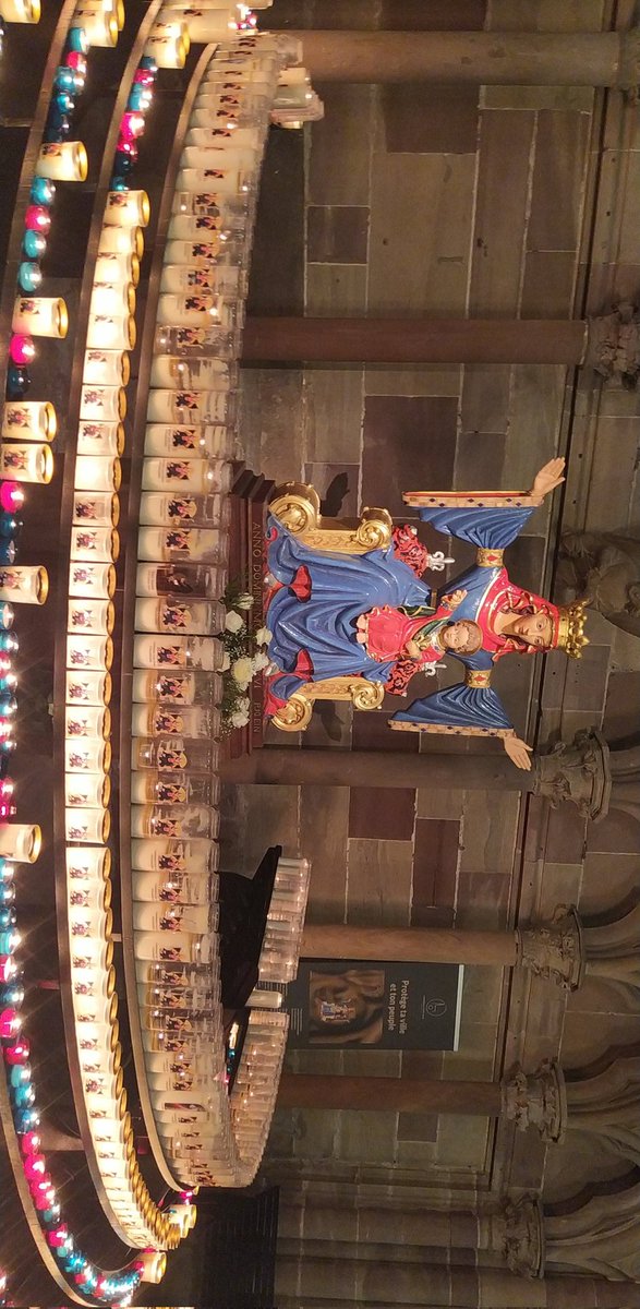 Ohniki1's tweet photo. Hello ici ! J'ai passé une journée à Strasbourg et ducoup j'ai visité la cathédrale que j'ai trouvé trop belle donc je met quelques photos par ici hehe 😊 https://t.co/GvNngQsqPM