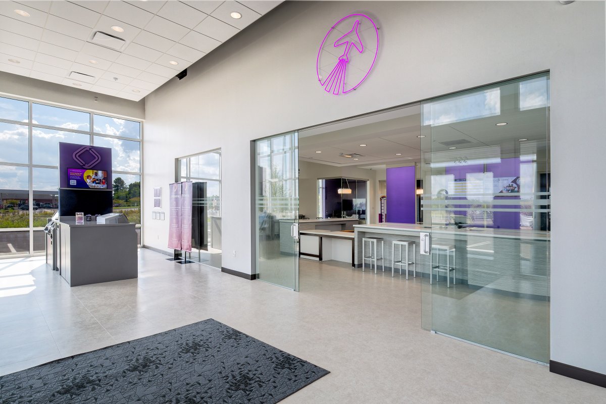 MSPdesign's tweet photo. GE Credit Union is modern banking at its best! Members enjoy an enhanced banking experience with great amenities. MSP is proud to assist with the implementation of the new GECU brand/prototype at multiple locations in the region. Read more here: https://t.co/XXsoTKKUtT https://t.co/dzPjEi47Bj
