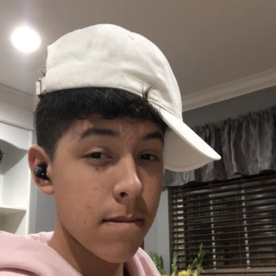 Xiipur's tweet photo. Felt cute  #NewProfilePic https://t.co/1eGoWse519