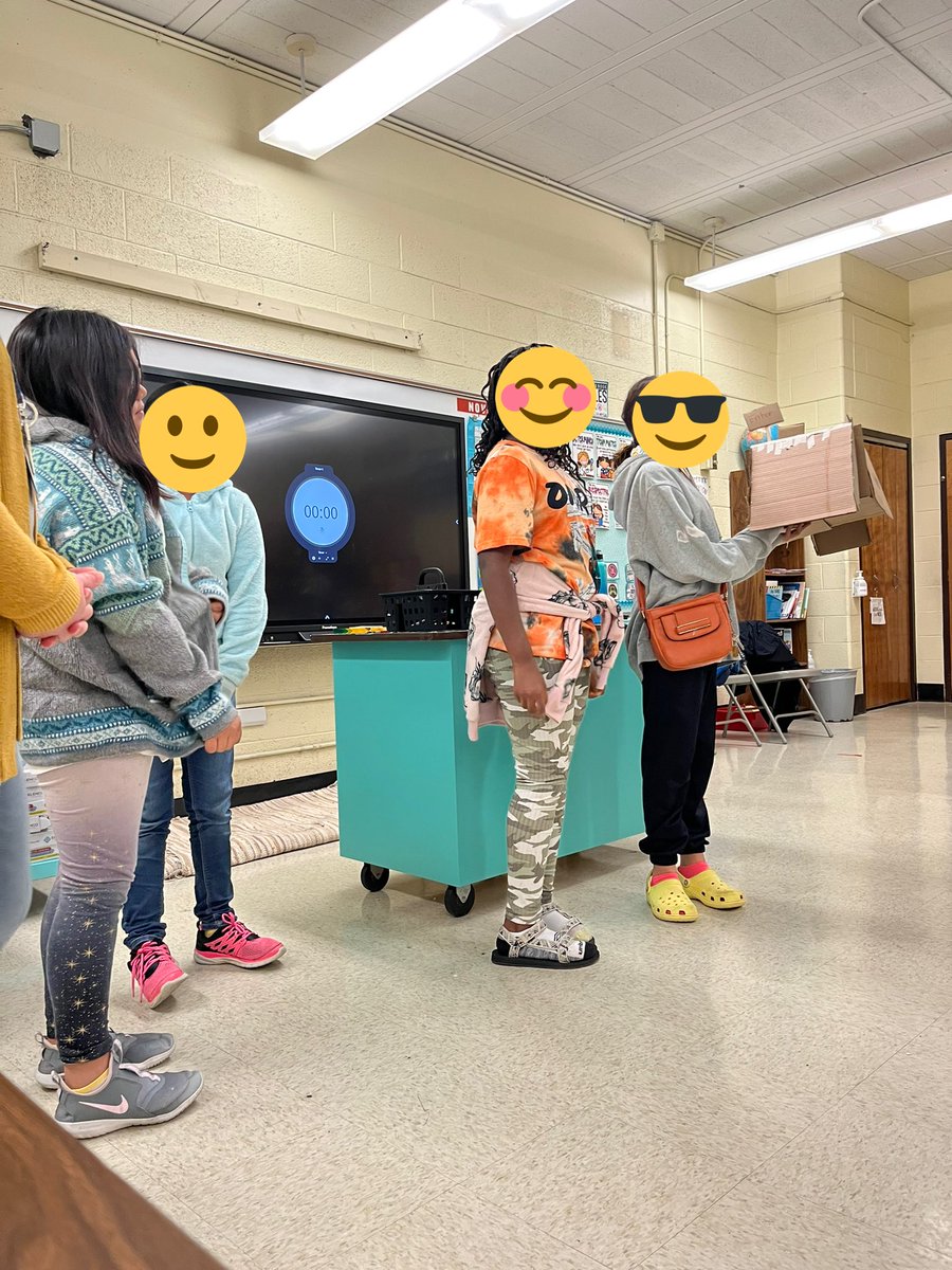megan__burnette's tweet image. Over the last several weeks, 5th graders at @WestHillsElem have been working as architects and engineers to design a parking garage for @UTKnoxville. Today, they presented their prototypes to a panel of real life engineers.  #KCSSTEM