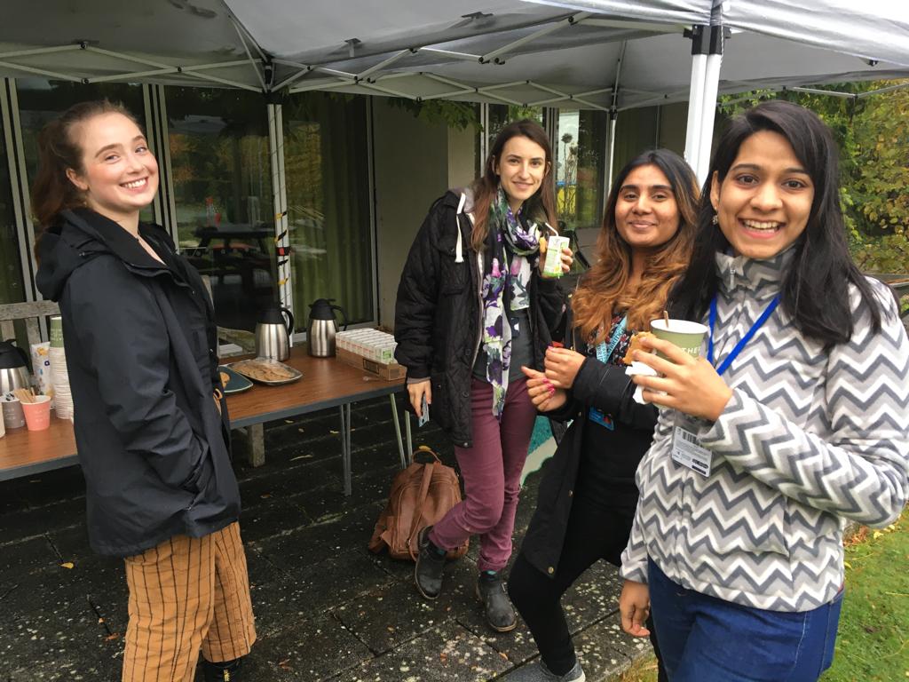 MECCambridge's tweet photo. This week we held our first Planting Day in College. Students came to destress by sowing some spinach seeds, snacking on tea and biscuits, and chatting with the gardeners. We hope to hold another one soon! βΊοΈ π± πͺ
#DomeIsHome #Medwards #CambridgeUniversity #Gardening https://t.co/hi8nC05ahf