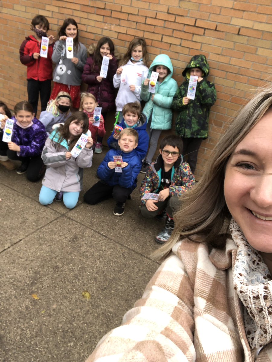 Our favorite family tradition is baking cookies at Christmas time and surprising people with them at their doorsteps. Lund’s Lama team. 2nd grade Peach Plains.<a href="/OAISDfuturePREP/">OAISD futurePREP'd</a> @futurePREPd #futurePREPd #Frybread #littleread2021