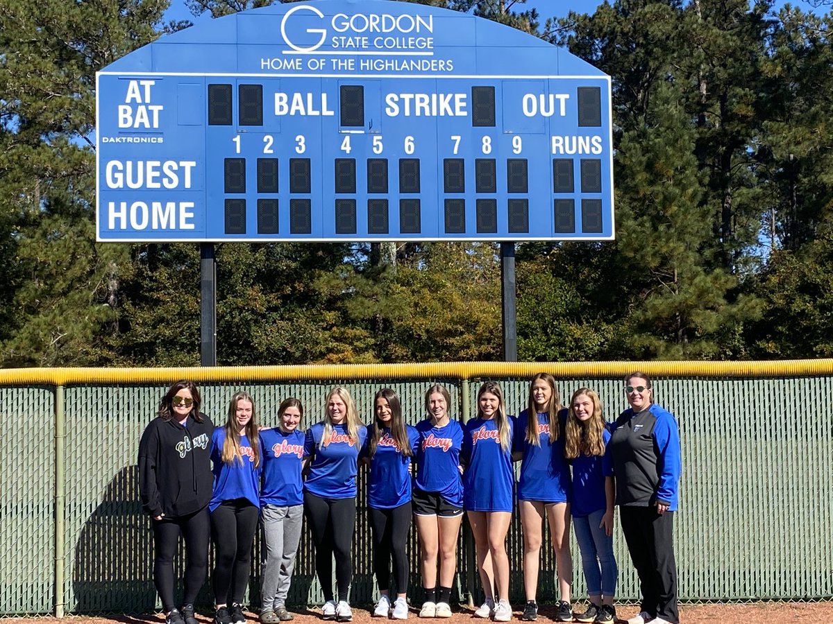glory_georgia's tweet photo. Thank you Coach Hatterman for taking the time this morning to talk to our girls and show us all around campus!! @GSCSoftball @Coach_Hatt 💙❤️ https://t.co/cNS6n8fjFi