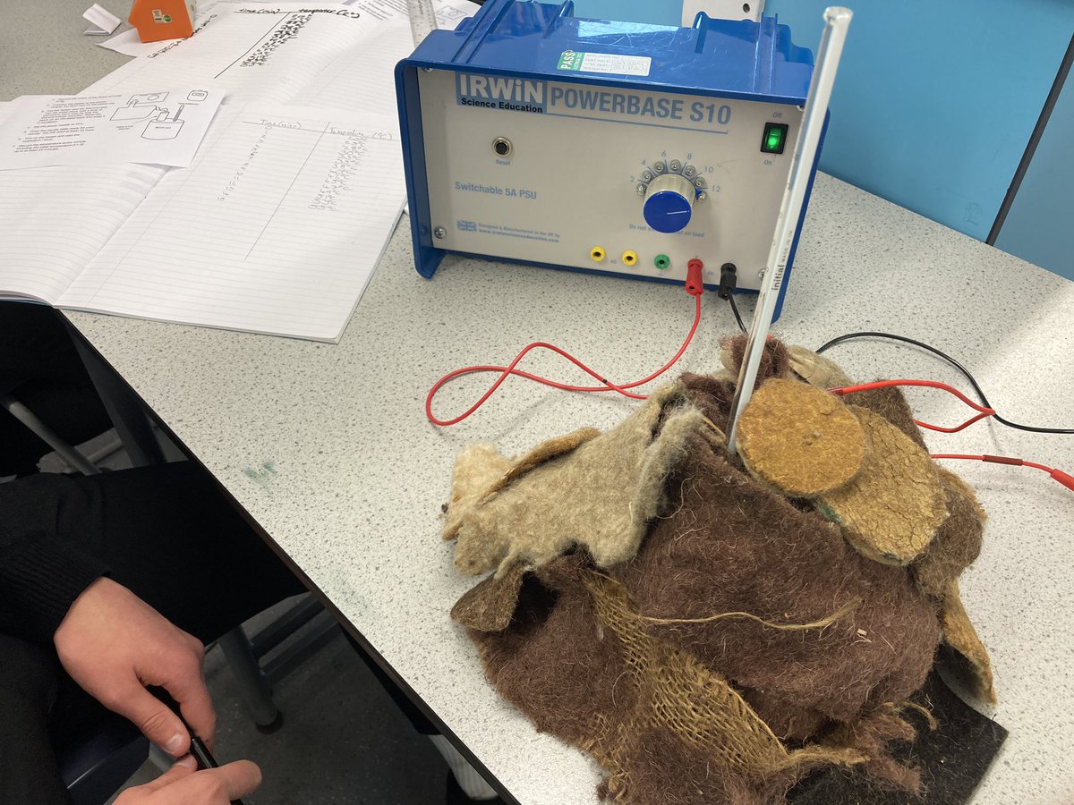 DCHS_Sci's tweet photo. Some of our Y10 students were determined to avoid heat loss when measuring specific heat capacity #STEMEducation #Physics #requiredpractical #reducingerrors https://t.co/6yurVKCDZB