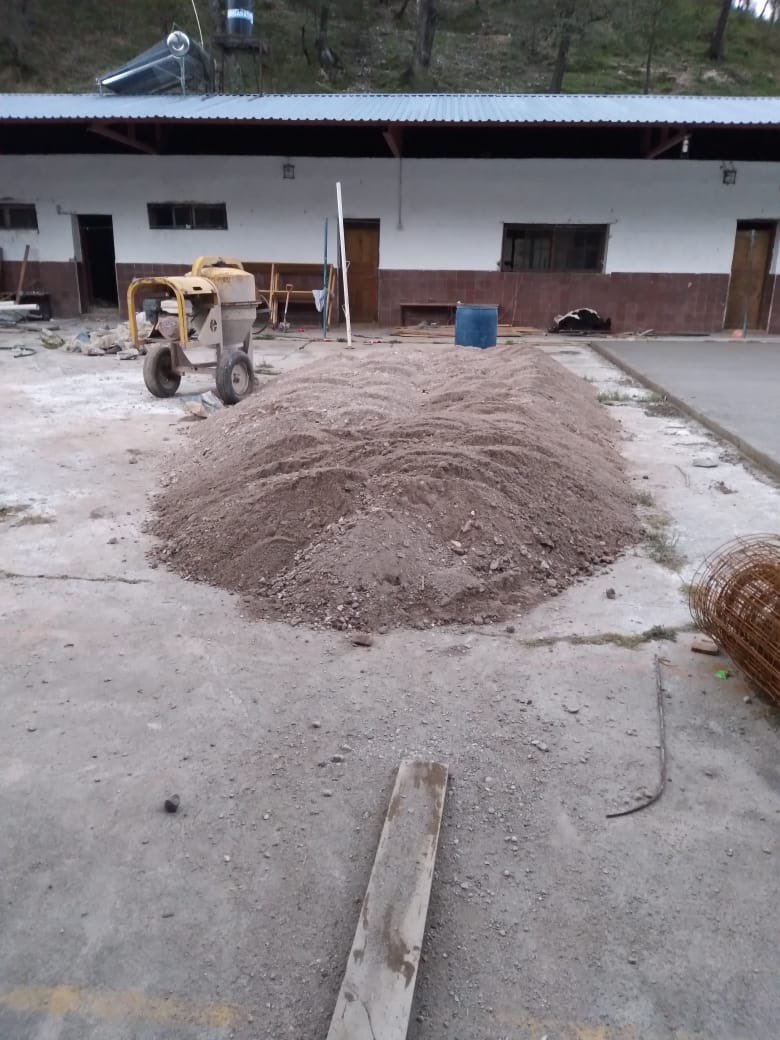 InspiraAc's tweet photo. Gracias a la Oficina de Solidaridad Vicentina logramos la remodelación del Internado para Niños Indígenas de Chinatú. 

- Repavimentación. 
- Construcción de 3 baños. 
- Verificación en instalaciones de luz, agua y gas. 

¿Alguna idea para el mural? https://t.co/JM6bicl1nw