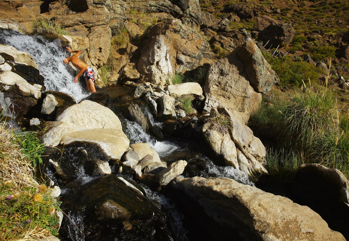 neuquentur's tweet photo. Hoy #PaseoVirtual 📲 por #Varvarco 
Los Tachos Aguas calientes⛰✨

¡No te pierdas este verano todo lo que el norte neuquino tiene para ofrecer !😍

#NeuquenEsTuDestino https://t.co/oU3U2C6wnk