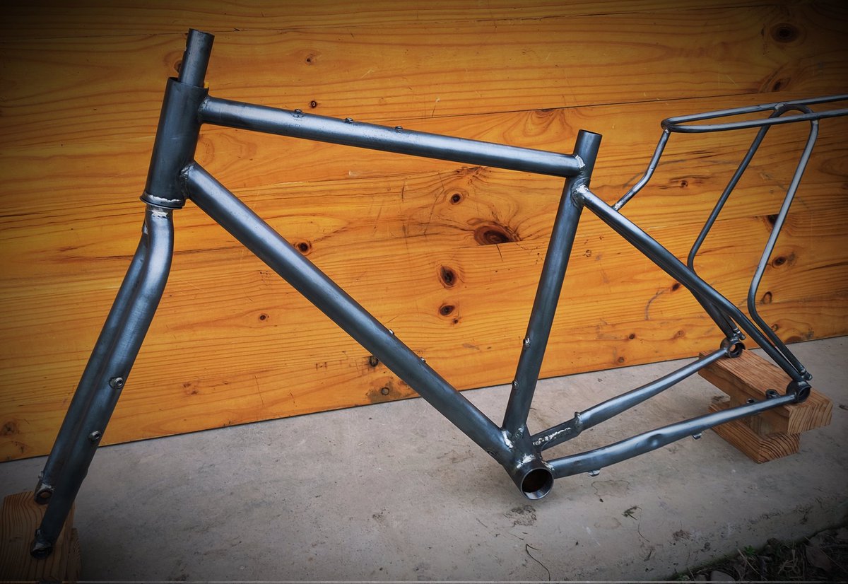 BirakaCycles's tweet photo. Pintatzeko prest / Ready to paint #gravel #artisaua #framebuilder https://t.co/CUmzm7F56E
