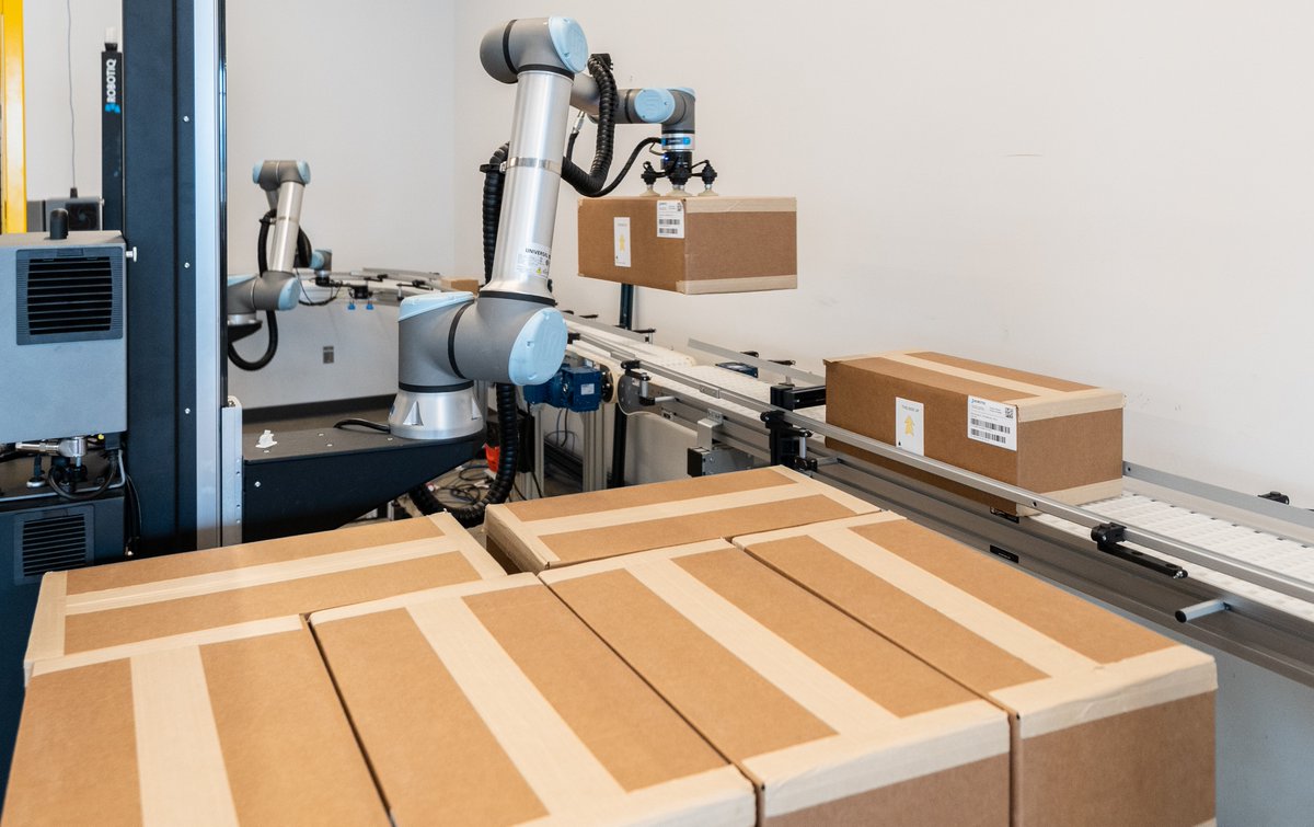E2SolutionsInc's tweet image. Improve Your Efficiency in Logistics Operations With Robots dlvr.it/SCP5bp #roboticapplication #collaborativeapplications