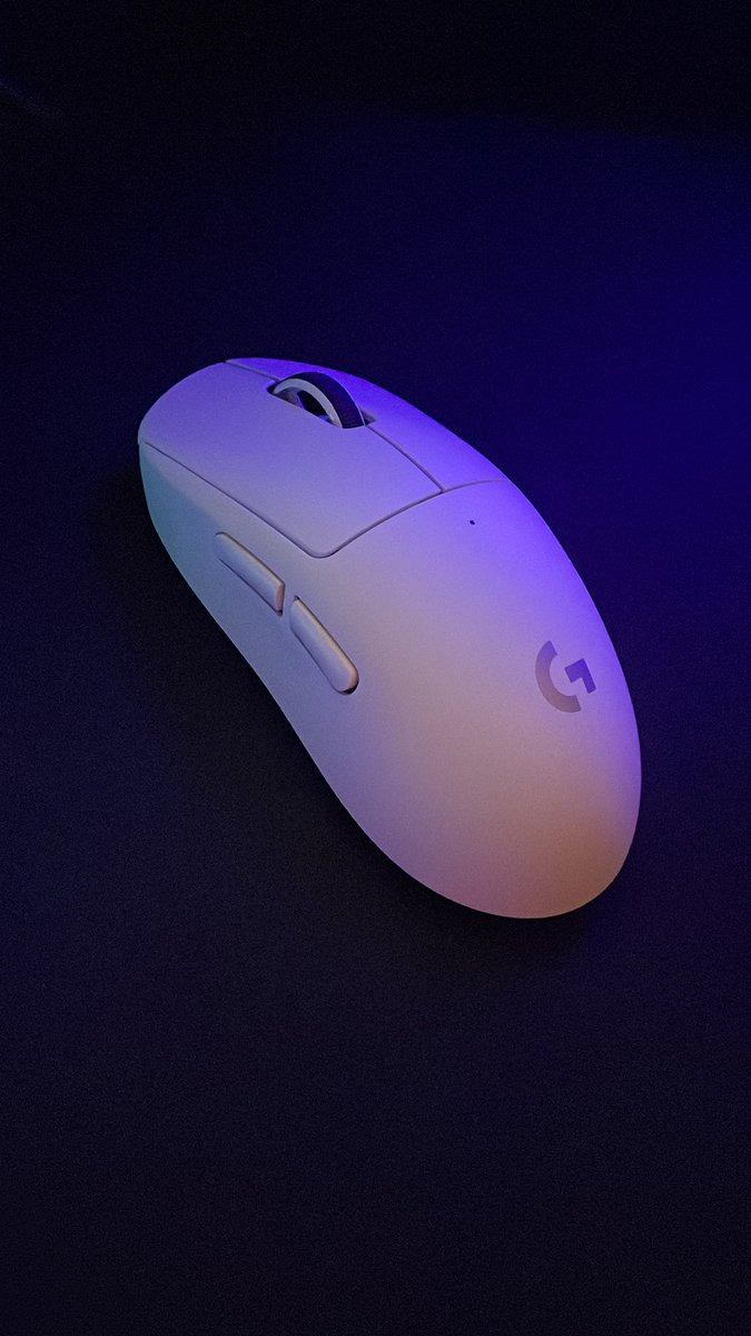 oby_son's tweet image. This mouse feels so different from the regular g pro
