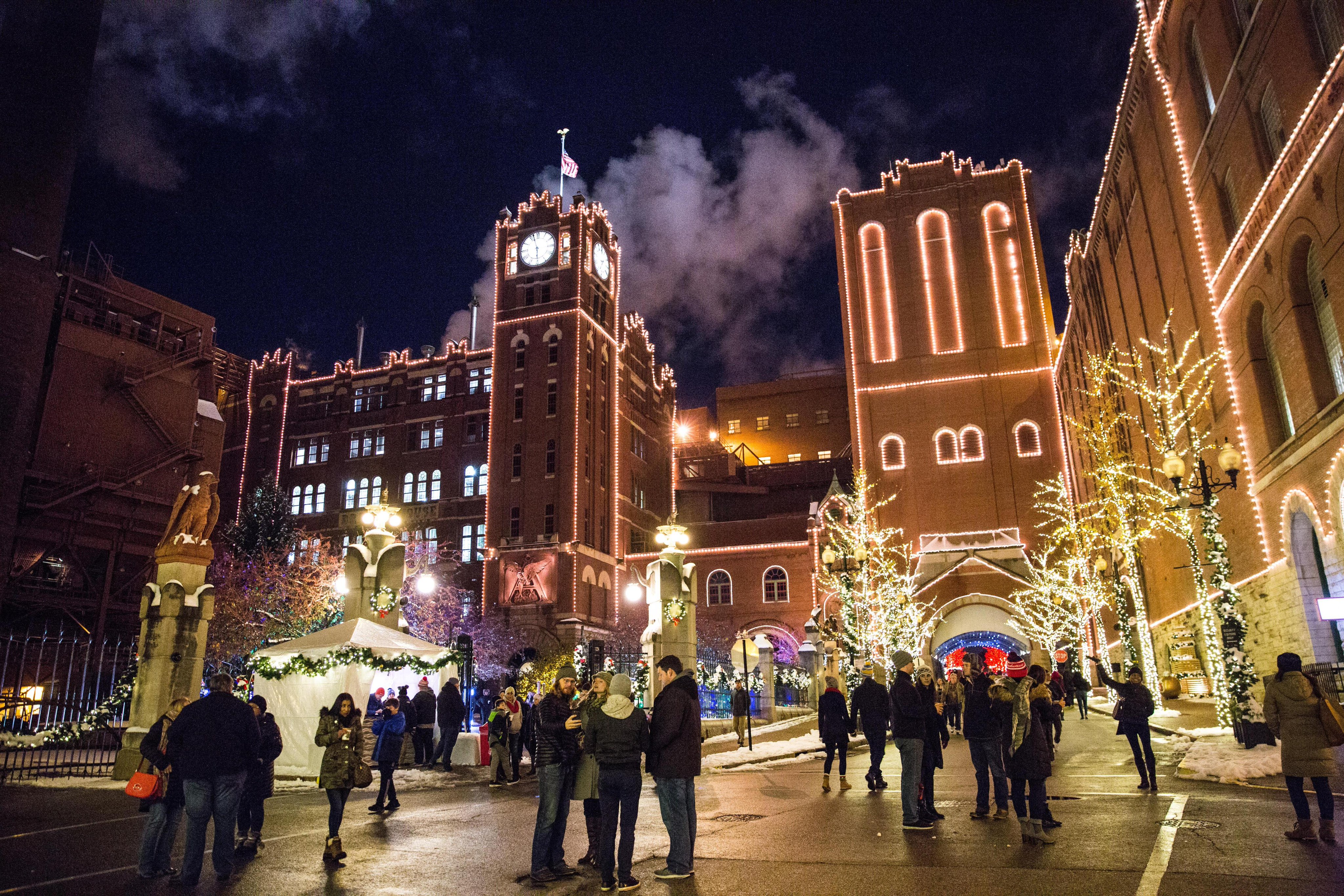 Anheuser Busch Christmas Lights 2022 Budweiser Brewery Experience (@Homeofbud) / Twitter