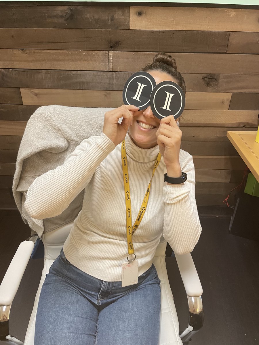 IntegrityMG's tweet image. Look at her beautiful “eyes!” Multistate Insurance has their sights set on winning big this 4th Quarter. Thank you for getting in the Game Time spirit and showing off your Integrity stickers! #IntegrityGameTime2021 #IntegrityFamily