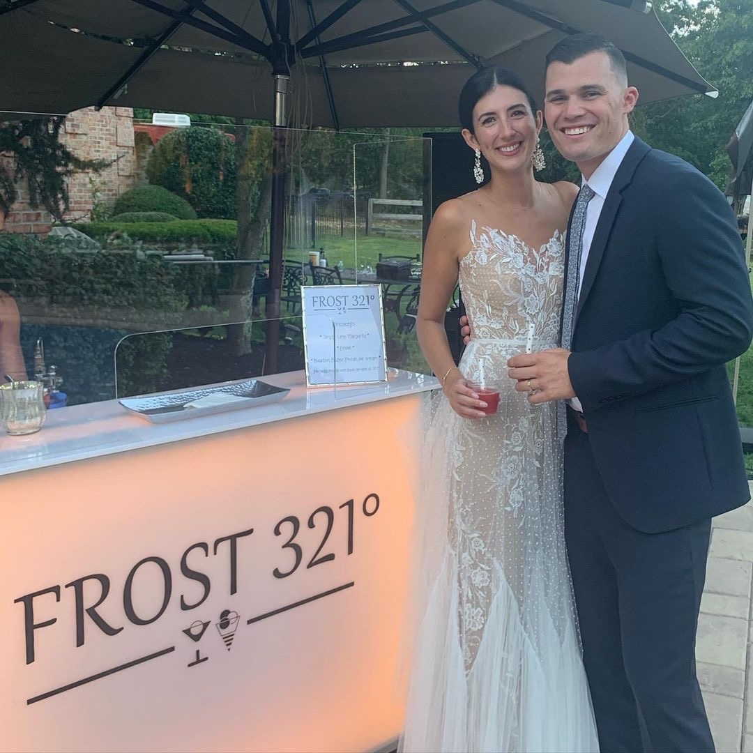 Brianna and Kyle’s intimate backyard wedding was truly spectacular! Unforgettable memories made 🍨🥃 @frost321_ 

#Frost #NitrogenIceCream⁠ #Frost321