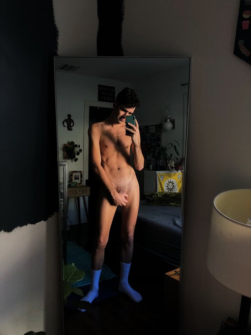 Now that it&rsquo;s getting cooler, show me what you wear to bed! My pajamas are just a pair of socks 🧦 https://t<a href="/tag/thereisnocockinthisimage"class="tags"><span>#thereisnocockinthisimage</span></a>