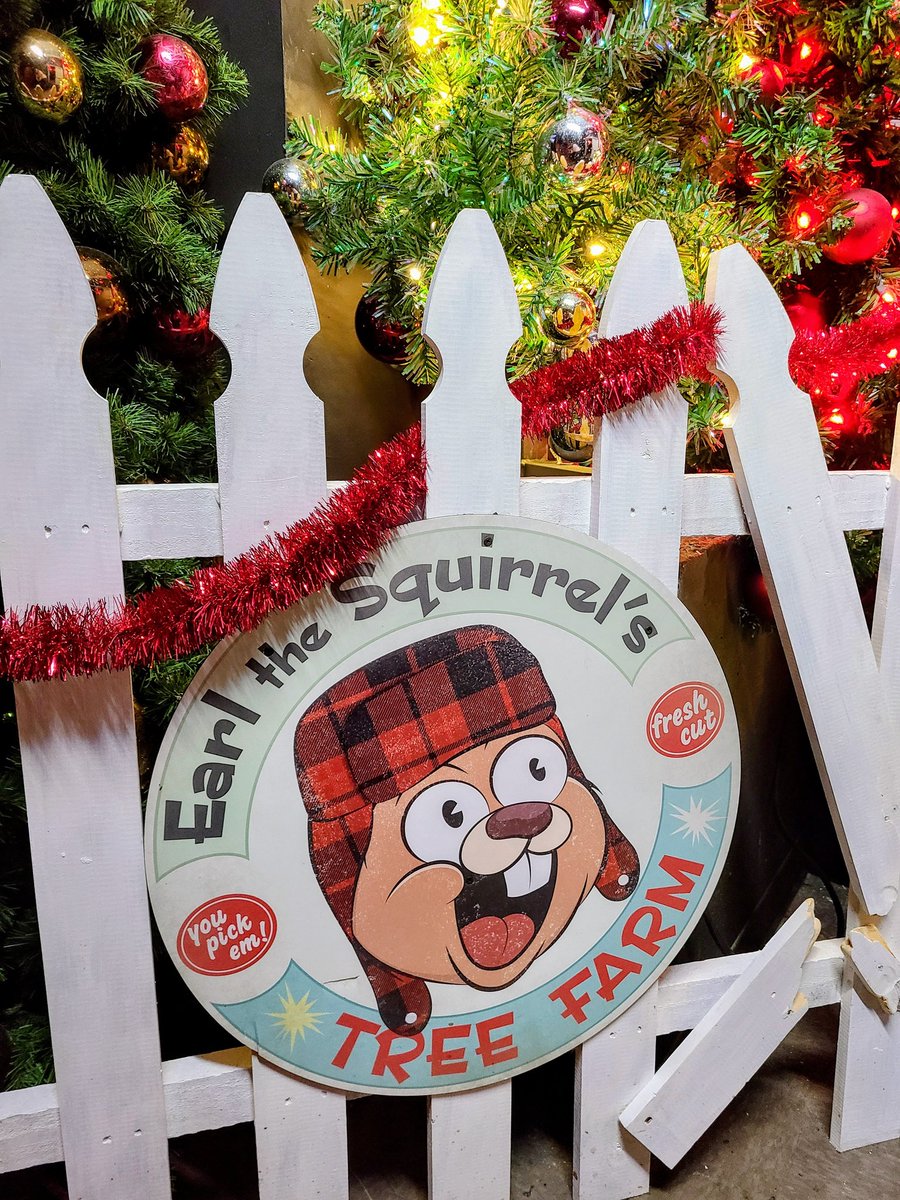 JustOut_nAbout's tweet photo. A big shout out to welcome Earl the Squirrel back for the Christmas holiday this year @UniversalORL !! ๐โ๏ธโ๐๐
๐คถ #universalorlando #universal #universalmoments #readyforuniversal #justoutnabout #universalfun #universalstudiosflorida #earlthesquirrel https://t.co/potQZ38C4c