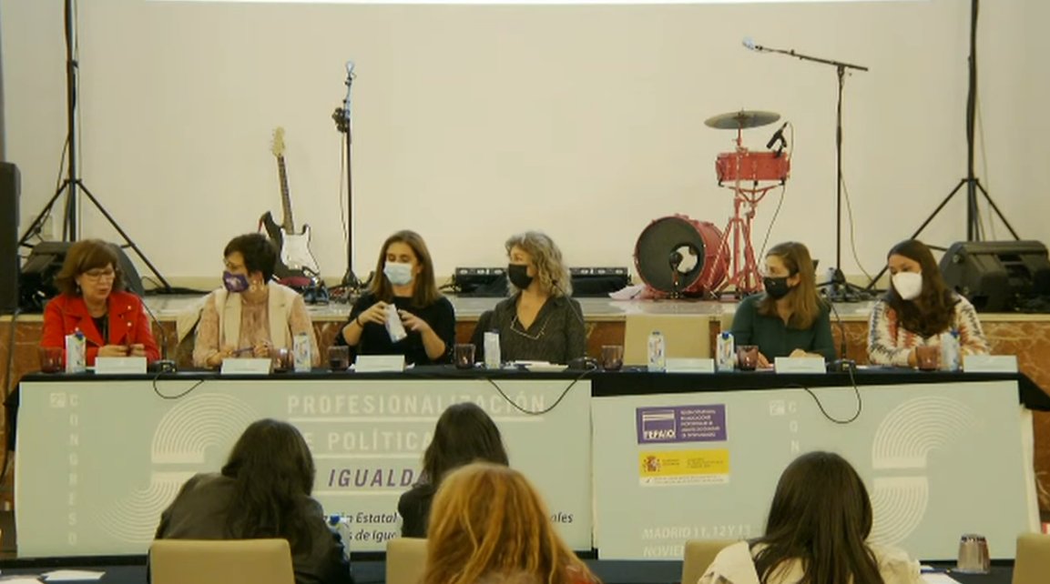 . <a href="/Maru_Menendez_/">Maru Menéndez</a> : "No podemos saber de todo, por eso es importante escuchar a todas las voces" #2congresofepaio #igualdadprofesional