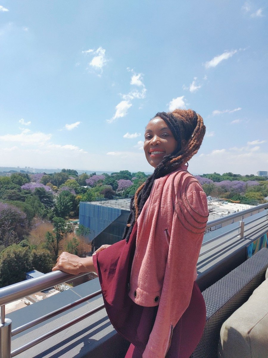 Tankisokomane's tweet image. Go ye therefore and paint the town red ... we obeyed 😉❣️#BombayBramble #StirCreativity