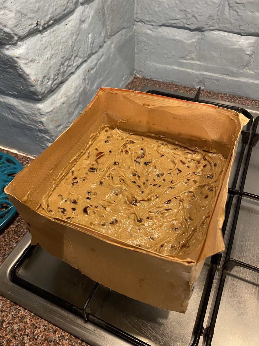 EmShannon20's tweet photo. Christmas cake 2021 into the oven, washing up done, must be time for a festive Baileys after all thatβ¦ππ°π
π»#Christmas #Christmas2021 #Christmascake #cake #baking #Christmasbaking #hardgraft #dayofffun #festivevibes https://t.co/NEOG3PUO6S