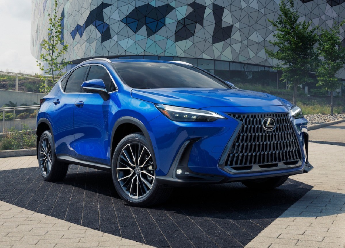 Lexus Canada tweet media