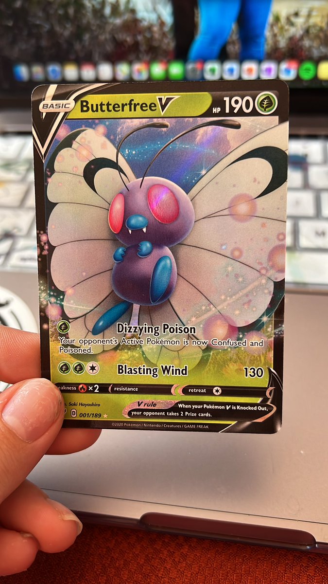 lulumonk2's tweet photo. 2 good pulls from that pack if I do say so! 

I love mew so much 😭 maybe one day I can find the Sword and Shield packs to try to pull for the shiny mew 

#pokemoncardpulls https://t.co/wgSRWxH9Co