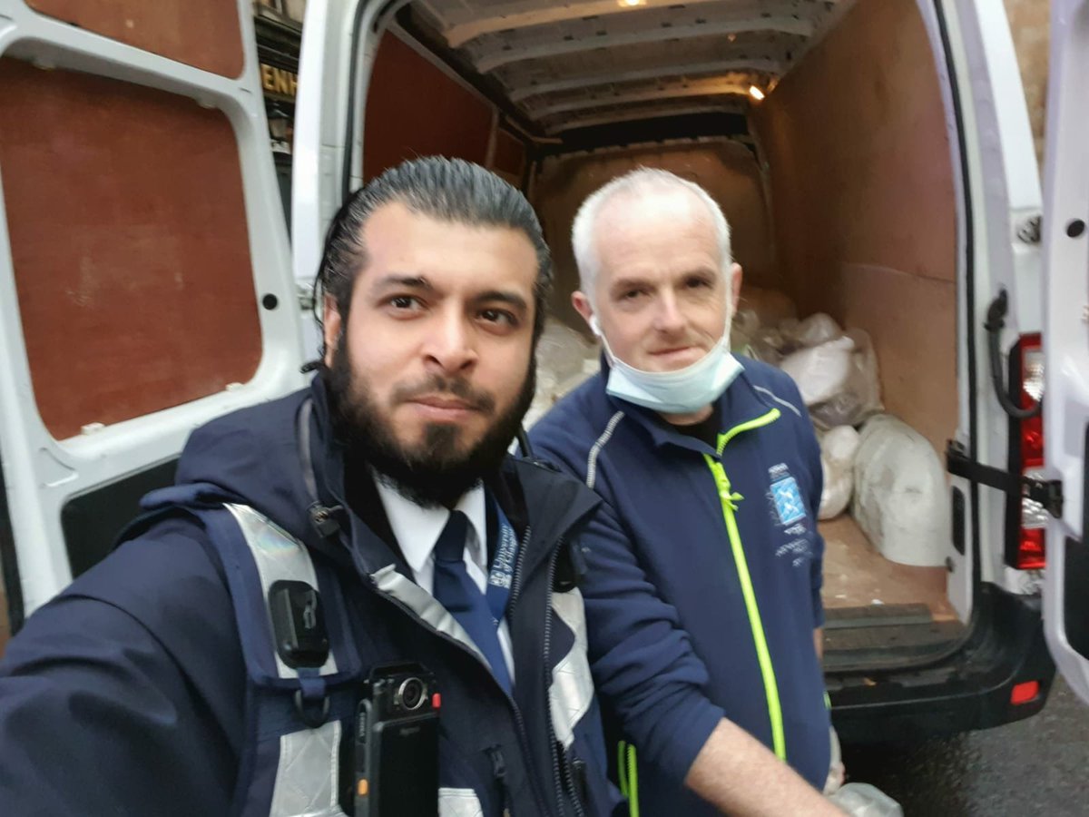 uofgsecurity's tweet photo. @UofGlasgow Joint effort today Logistics and Security Teams working together donating sleeping packs to Project Scotland #helpthehomeless #goodworkteam https://t.co/IYkMqdzRoH
