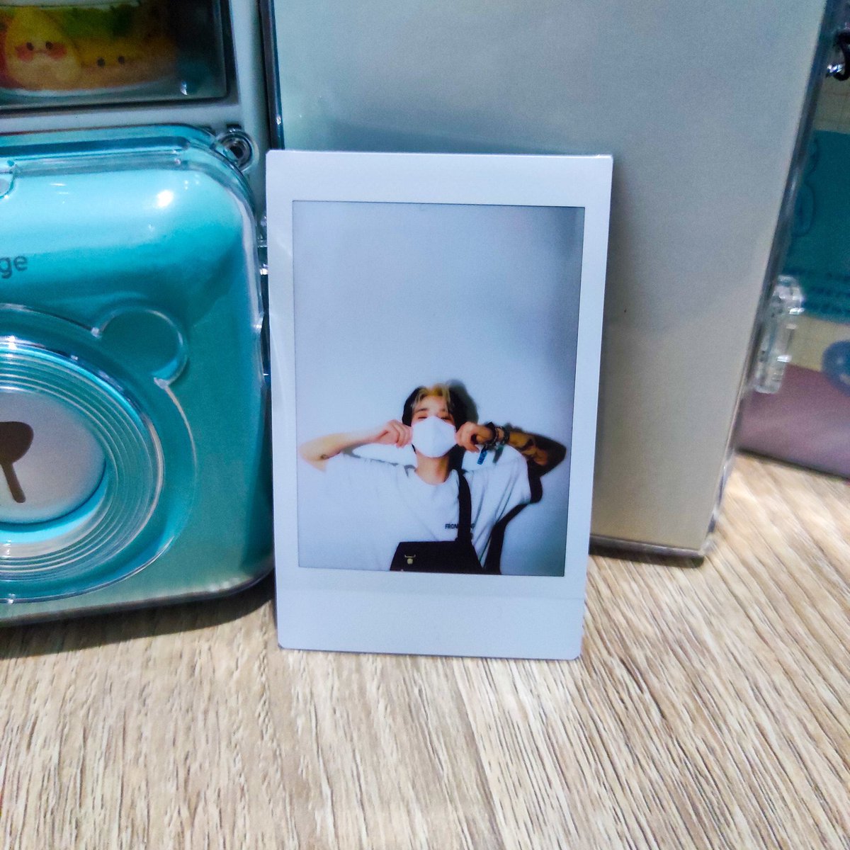TheArcaneShop's tweet photo. Que aí quer uma polaroid do eaJ? aqui na the arcane tem! Lembrando que os cupons estão valendo no nosso site ainda até o dia 15/11 
Tem cupom de frete grátis e também de 30% de desconto!! https://t.co/r4L1dEhBNN