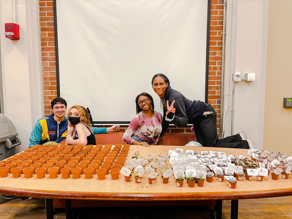 HousingFSU's tweet photo. McCollum, Rogers, Salley & DeGraff residents participated in Mindful Monday this past week. The event was held to encourage students to be mindful of the importance of caring for their mental health. #fsuoncampus #fsu #noles #fsu25 #fsu26 #livewithus #fsustudents https://t.co/nCE3hWSIQX