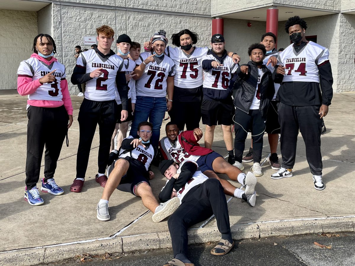 CHHSChargersFB's tweet photo. Sending our 6X State Champion @Charger_Hockey Field Hockey team off to their state semi-final game Charger football style! 🏑🏆🏈🖤#AsOne #ChargerStrong #CHHSFB #ChargerHockey #RingChasing #GoodLuck @ChargerChaos @ChancellorHS @ChanAthletics https://t.co/Ku7e6mGZ7Q