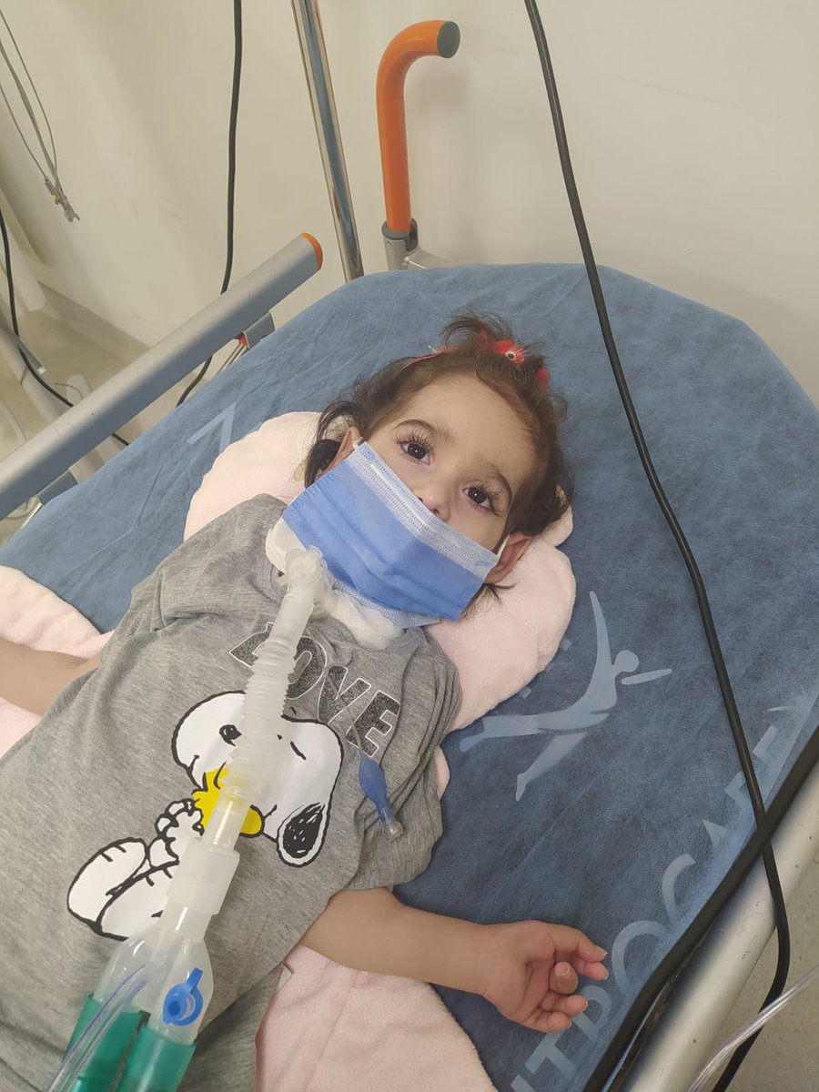 Nisanur'un dayanacak gücü kalmadı! Görün duyun artık! 
Dün Nisanur hastanedeydi.  
Biz siyah ekranlarla Nisanur'u paylaşmak istemiyoruz! 
Vicdanınızın sesini kısmayın artık ne olur...