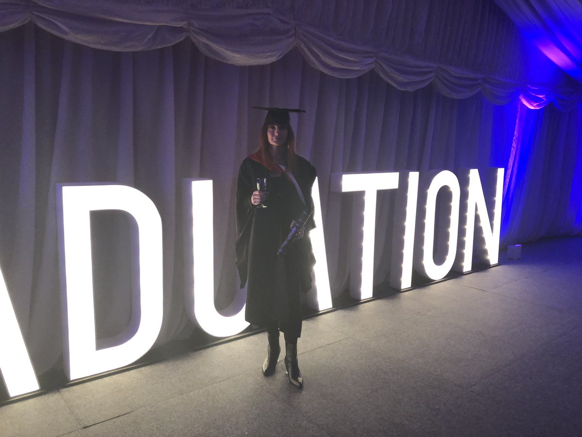 abbott_jemma's tweet photo. Finally graduated today! 👩‍🎓 https://t.co/uGu1BifaaU