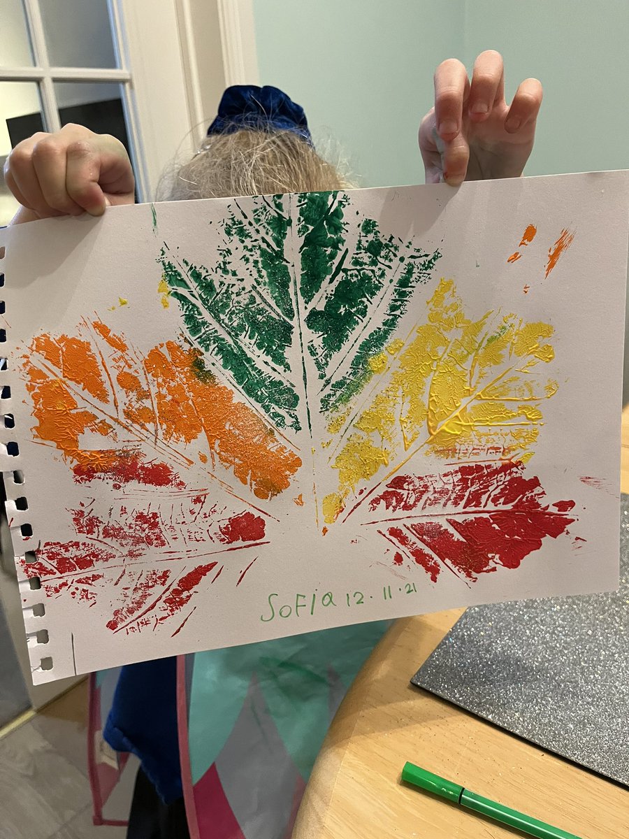 NicnacW79's tweet photo. @KSInfants Sofia has been creating some Autumn pictures that she wanted show Miss Cosgrove #autumn #creating #painting https://t.co/wTWbNriWmc