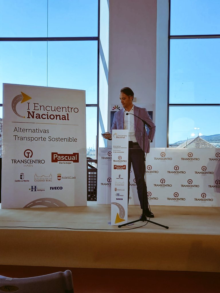 pedrommellinas's tweet photo. Hoy hemos tenido la ocasión de compartir experiencias con grandes profesionales de la #logística y el #transporte en un marco incompatable. Gracias #Transcentro y @Pascual
I Encuentro Nacional #TransporteSostenible.
Más info en el siguiente #Hilo 👇
https://t.co/0P49663tWy https://t.co/gJsoF3fcCy