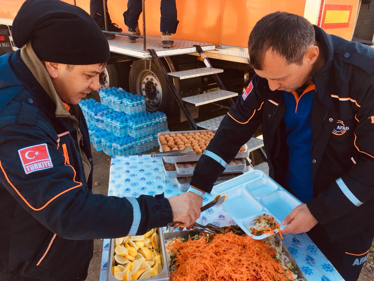 AFAD_Sakarya's tweet photo. AB Sivil Koruma Mekanizması’na üye ülkelerin katılımıyla yapılan #ABMODEX tatbikatı, 10-14 Kasım tarihlerinde 1.715 kişinin katılımıyla Tekirdağ’da gerçekleştiriliyor. 

Sakarya Afad İl Müdürlüğü olarak bizde personellerimiz ve ekipmanlarımız ile tatbikatta yerimizi aldık. https://t.co/hPXMBHzxSr