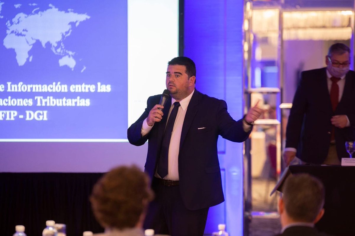OliveraPdu's tweet photo. Con la firme convicción de que Paysandú tiene todas las condiciones para que los inversores lleguen, junto al embajador Carlos Enciso y el Estudio Vuille-Lafourcade, presentamos nuestro departamento ante empresarios y profesionales argentinos. https://t.co/jG0Q8bBzuF