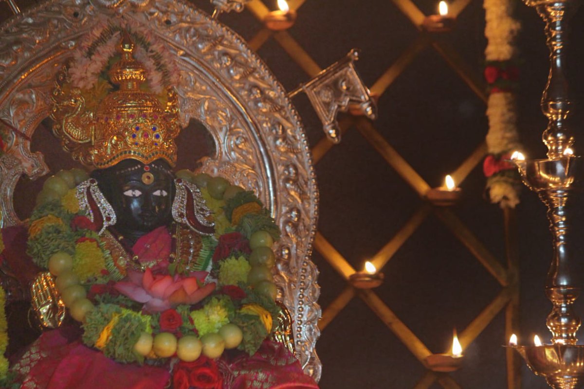YouthofGsb's tweet photo. Day 4 | Ratri Pooja | Vishesha Deepalankara Seva to Lord Vitobha Rukumayi in Lakshmi Narasimha Alankara.

#VitobhaRukumayi
#BhajanaSaptaha

Pics 📷 @thebhat_ https://t.co/P10oRp7Hrx