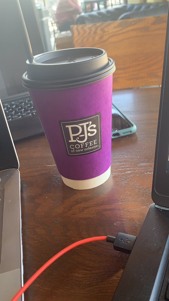 JeanNicole19's tweet photo. #Coffeeshops the most #trusting places of all. It’s the only place where you leave your computers, phones, wallets, etc. unattended while you go to the bathroom, outside, across the street, etc. Whatever. #CoffeeTime https://t.co/CH8TkC52sk