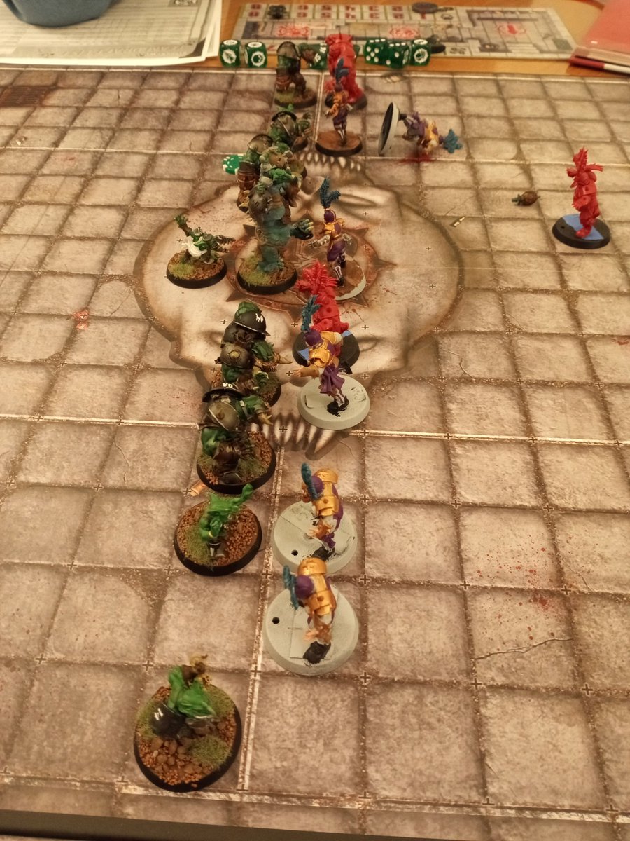 MCacchillo's tweet photo. Been having a blast painting and learning #BloodBowl such a fun game. #warhammerfantasy #warhammercommunity #BloodBowlSeason2 https://t.co/HXTYqRB0rt