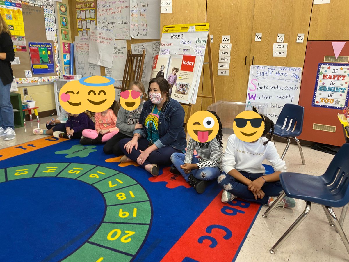 KateLubrano's tweet photo. Such a fun way to start the morning! We joined Mrs. Florence’s first graders in “pass the pen”, a race to see which group could come up with the most S and T words 💚💛 #mescubs #engageycsd @dawn0926 https://t.co/sHhb2FBRUI