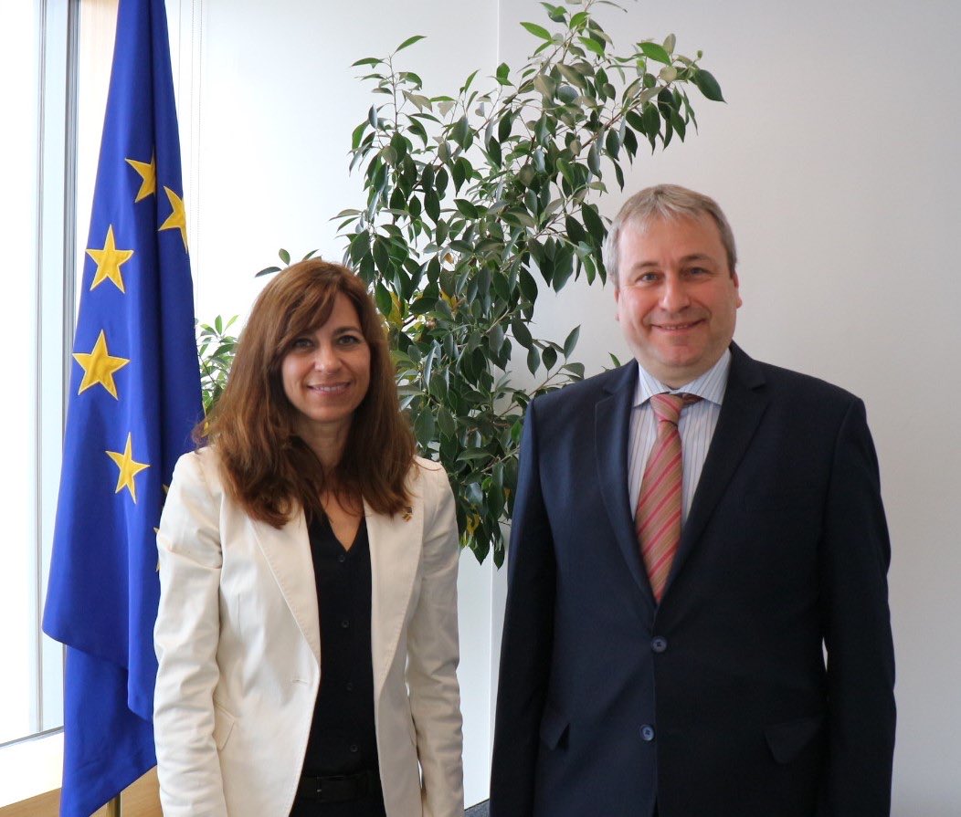 AnneCalteux's tweet photo. J’ai reçu S.E.M. @peter_kormuth, Ambassadeur de la Slovaquie au Luxembourg avec l’évolution de la crise sanitaire, la transition climatique et le rôle de la jeunesse dans l’Europe à l’ordre du jour. Et des idées pour des projets européens communs. #GoodIdeaSlovakia https://t.co/s8UOZM0xYf