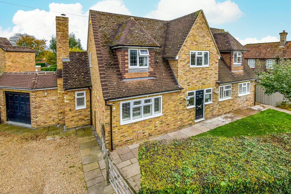 See this Instagram post by @hiltonkinglocke instagram.com/p/CWLzFbVAs1M/…