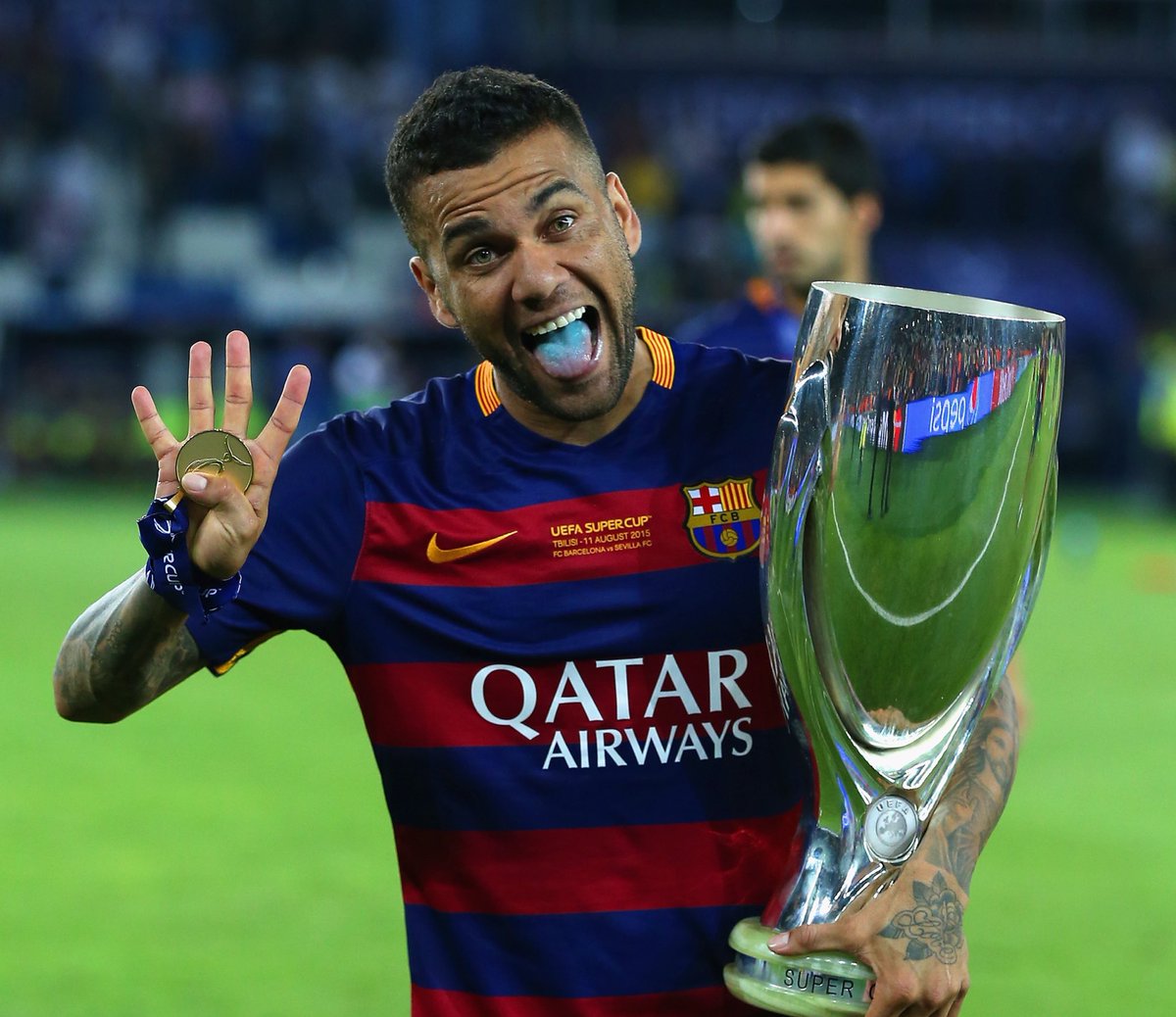 Dani Alves back to Barcelona, here we go! He’s returning at Barça as free agent, just waiting for La Liga approval. Xavi wanted Dani Alves as new signing to help immediatly 🔵🔴🤝 #FCB

Deal agreed on a one-season contract after direct contact with Alves’ camp today 🇧🇷 #DaniAlves