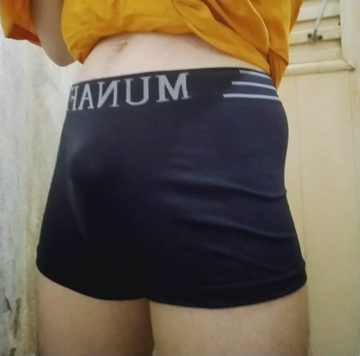 แค่ผ้าสีเหลือง tweet media