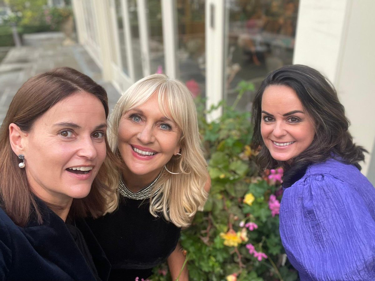 My wedding anniversary lunch with Miriam! ⁦<a href="/MiriamOCal/">Miriam O'Callaghan</a>⁩ 💞

Lovely fundraising event in Merrion Hotel to support ⁦⁦<a href="/friendsroyalhos/">Friends of The Royal Hospital Donnybrook</a>⁩ who do so much for patients &amp; residents ⁦<a href="/RoyalDonnybrook/">Royal Hospital Donnybrook</a>⁩  
Thanks 🙏especially ⁦<a href="/AstridBrennan/">Astrid Brennan</a>⁩ ⁦@OisinQuinn344⁩