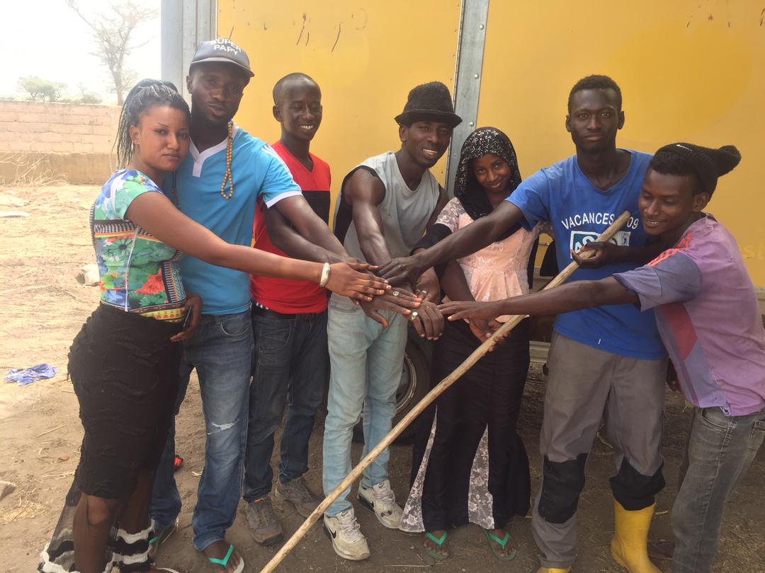 Hommage à Ismaila Ba, Leader du club 4-H le plus prospère du Sénégal, "Les Maraîchers" de Déni Guédj, est devenu leader en 2019 après avoir reçu une formation sur les principes du programme 4-H ! Il dit : "Notre plus grand succès, c'est le travail d'équipe."